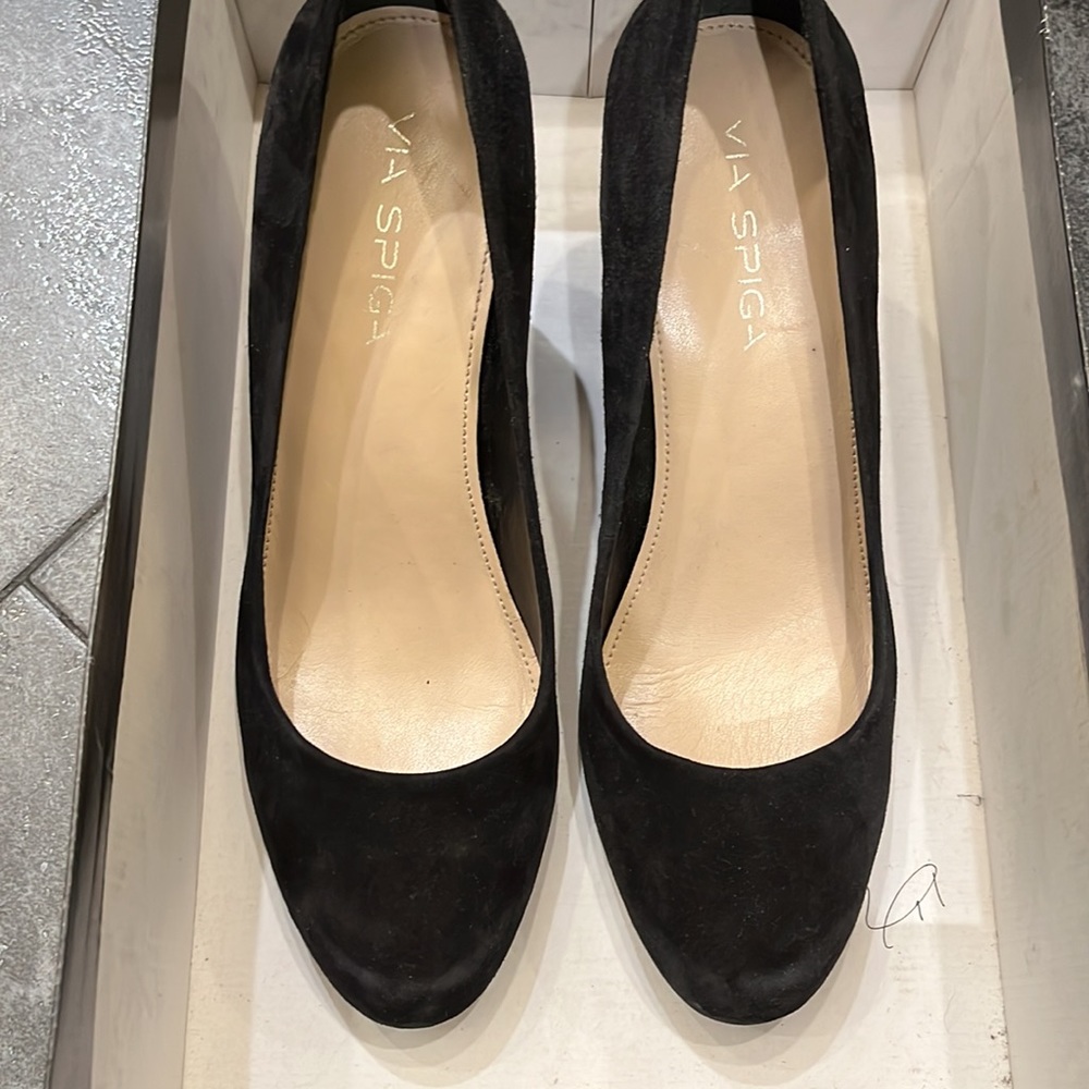 Black wedges heel size 7